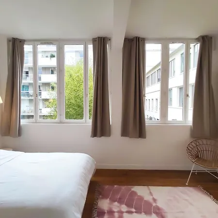 Great With Private Garden * Clichy