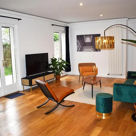 Lägenhet Great With Private Garden Clichy