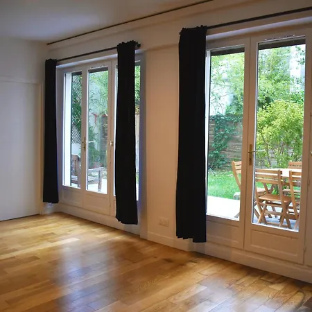 דירה Great With Private Garden *