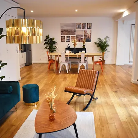 Great With Private Garden דירה *