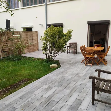 Great With Private Garden Clichy