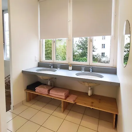 Great With Private Garden Apartment Clichy